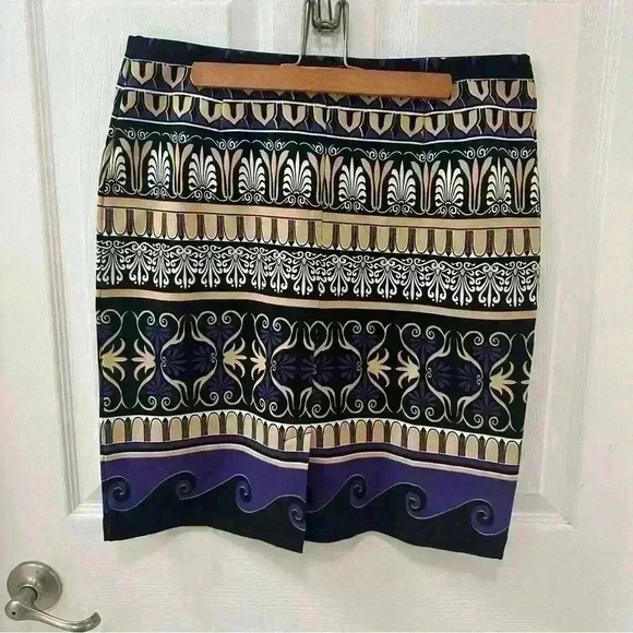 J.McLaughlin Ladies skirt size 6 Purple Black Geometric Print Back Zipper - Picture 6 of 9